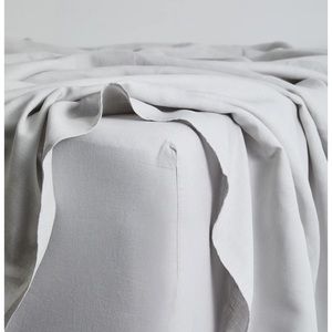 Bedthreads 100% French Flax Linen Fitted Sheet KING Fog Color Light Grey